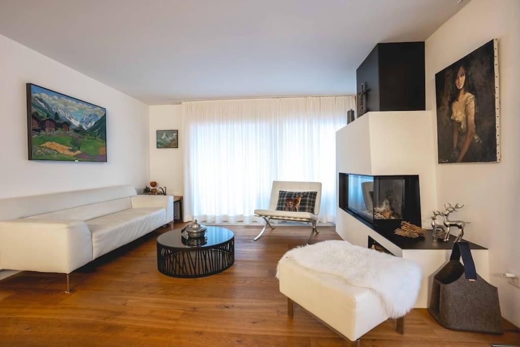 Stylish Home With Matterhorn View In The Center Zermatt Exterior photo