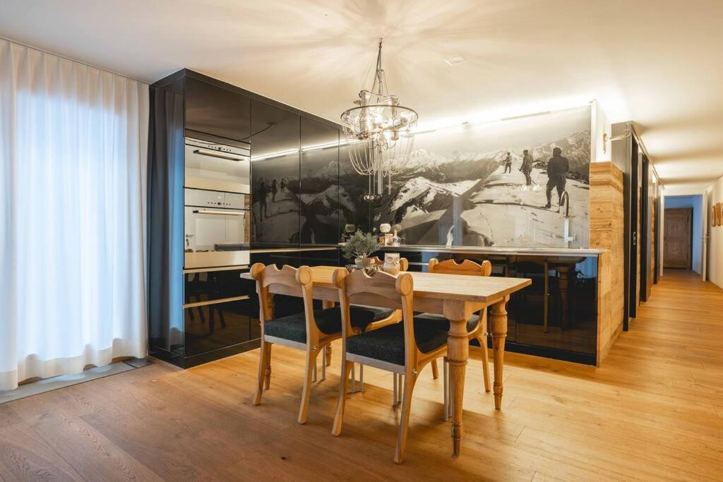 Stylish Home With Matterhorn View In The Center Zermatt Exterior photo